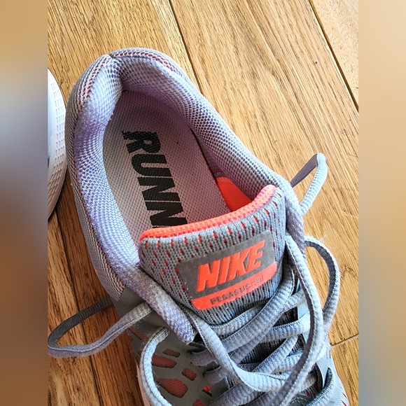 Nike Pegasus - Picture 5 of 7
